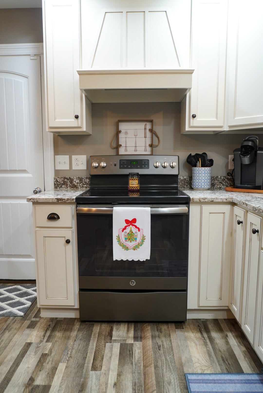 Nutcracker Crest Scalloped Tea Towel