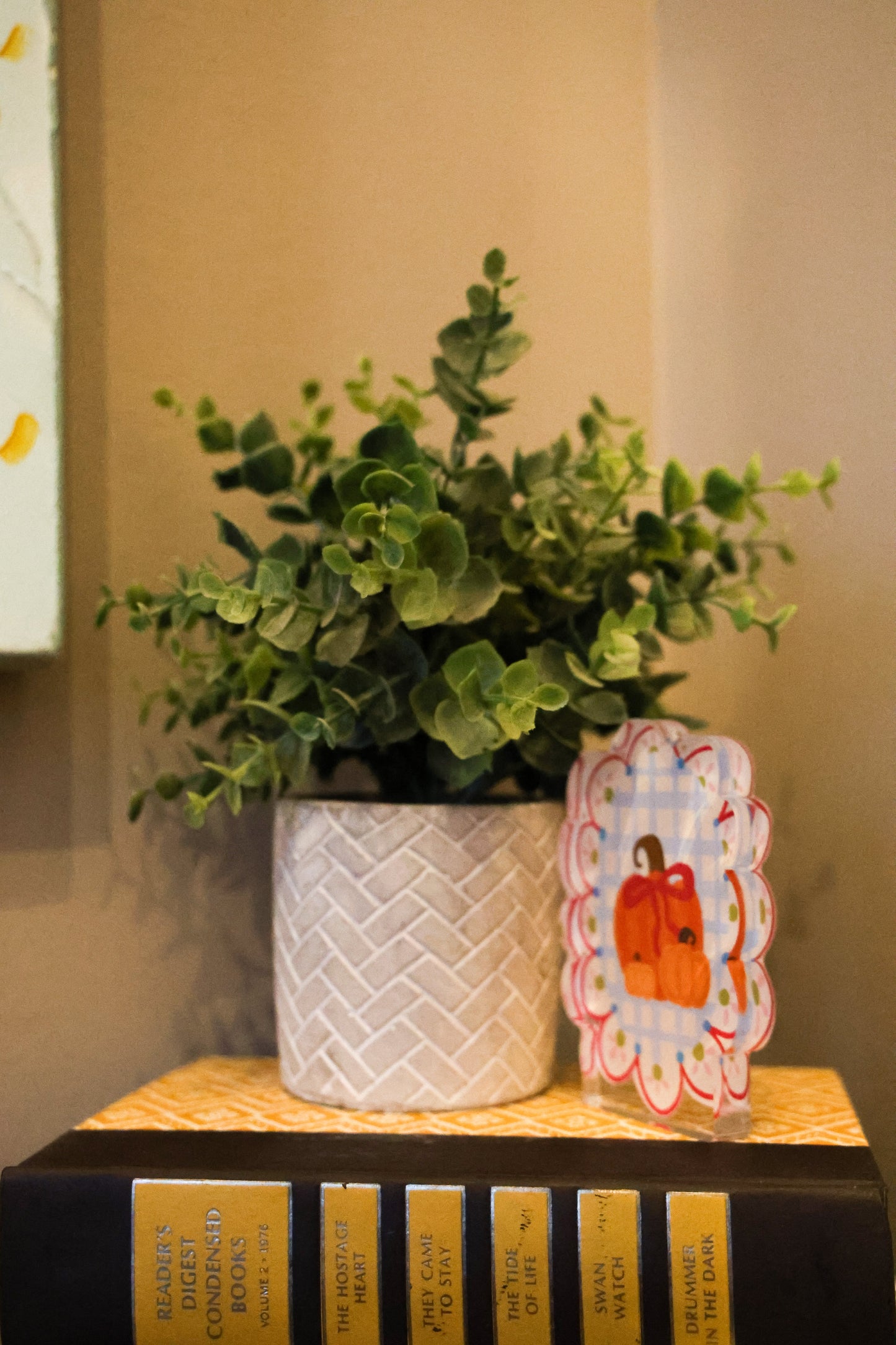 Scalloped Pumpkin with Bow Acrylic Shelf Sitter