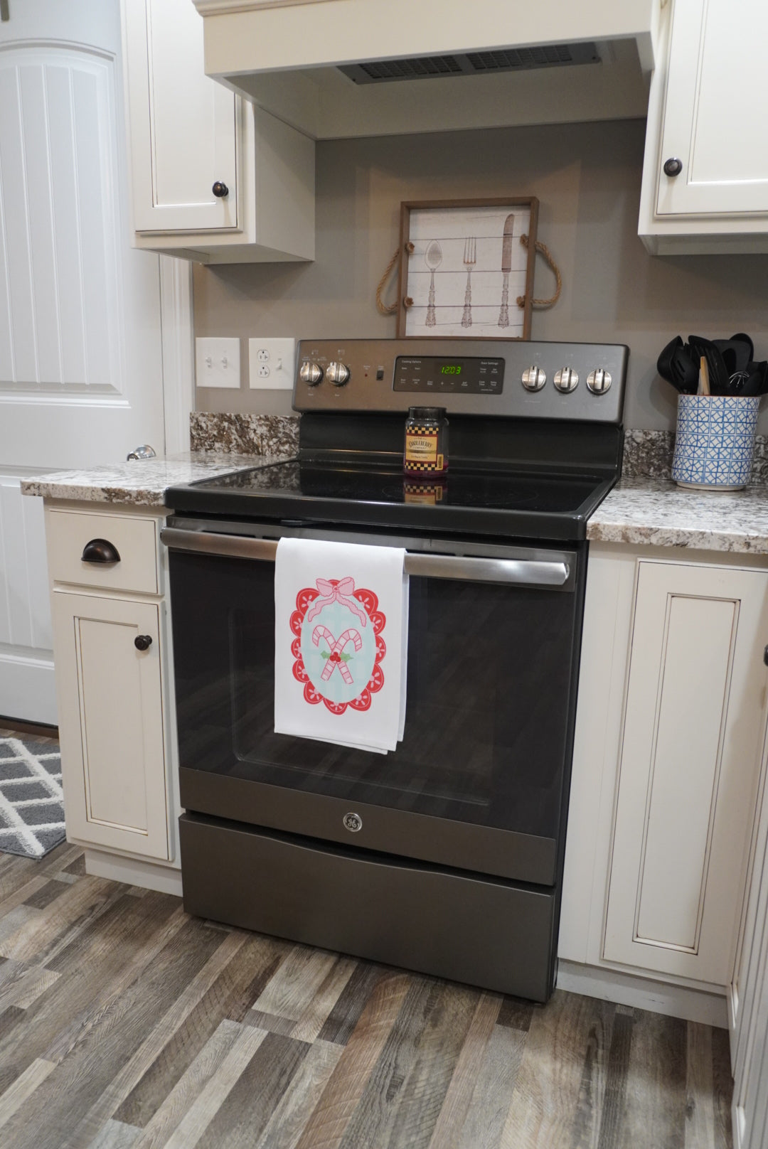 Scalloped Candy Cane Tea Towel
