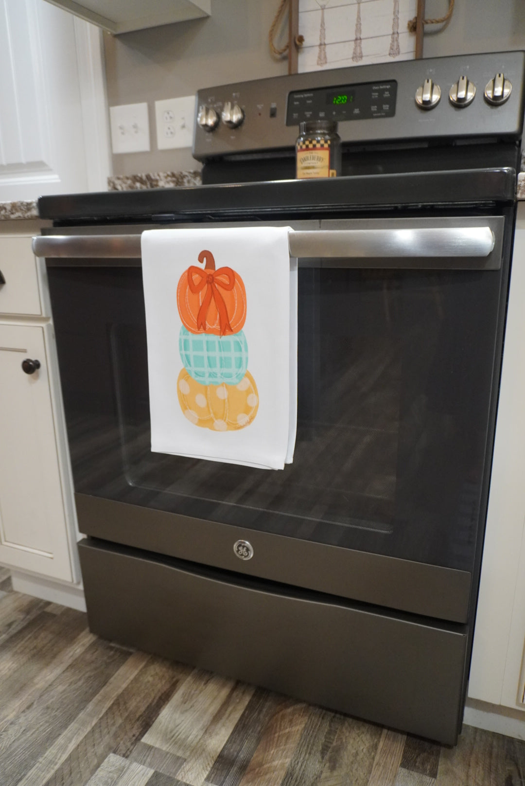 Trio Pumpkin Stack with Bow Tea Towel