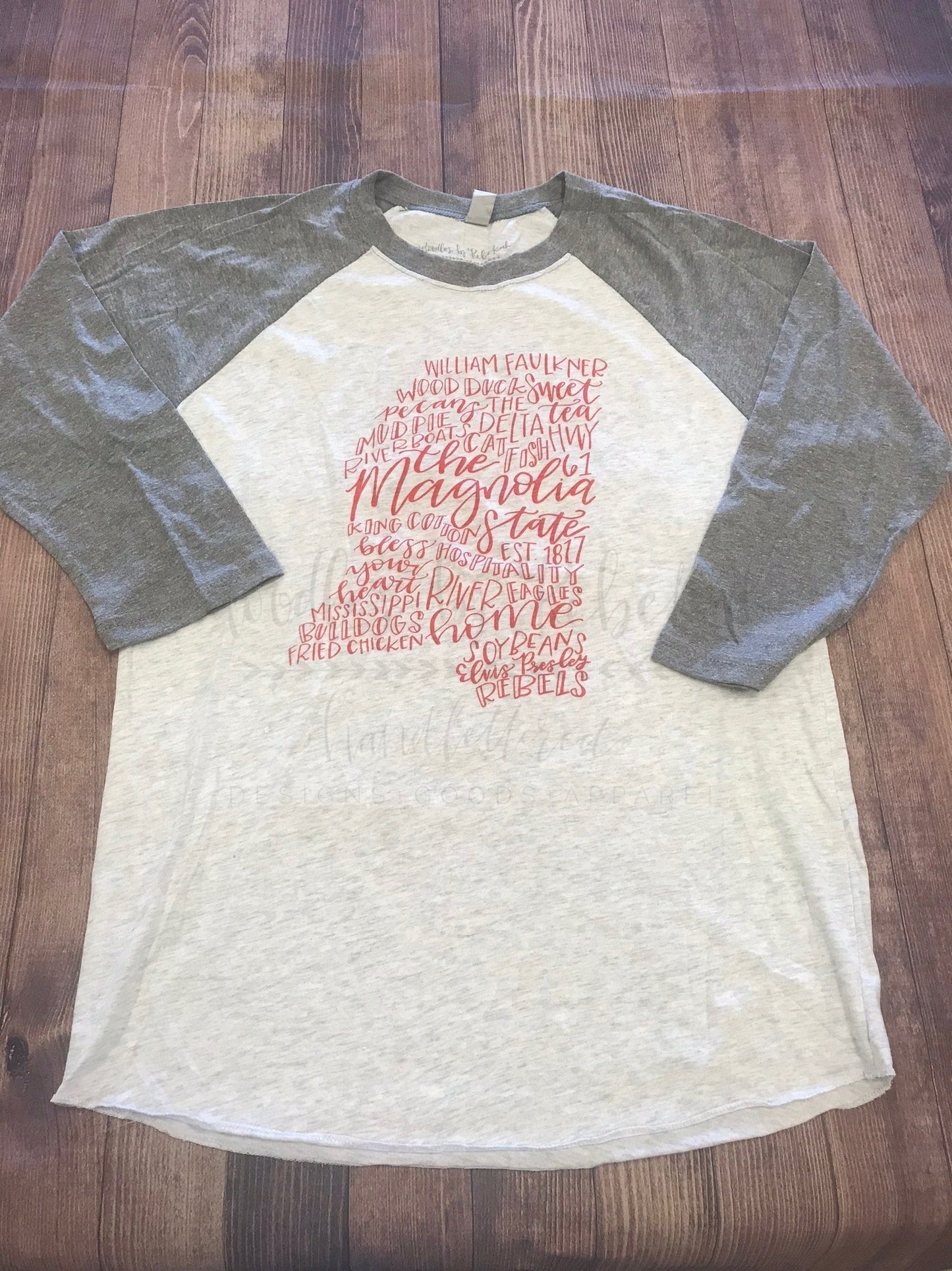 Mississippi Word Art Gray Sleeve Raglan - Baseball Tee